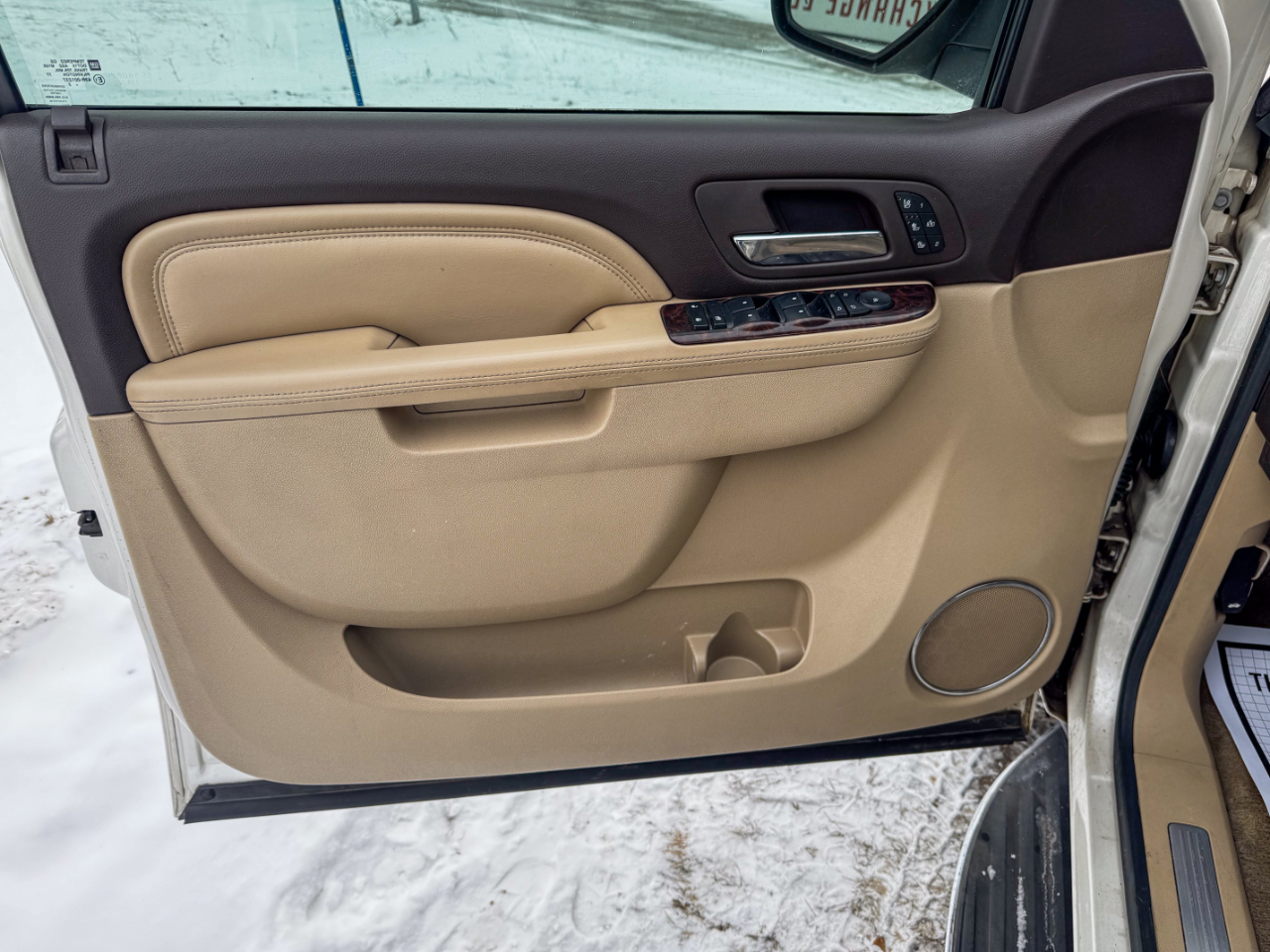 GMC Yukon AWD 4dr 1500 Denali 2013