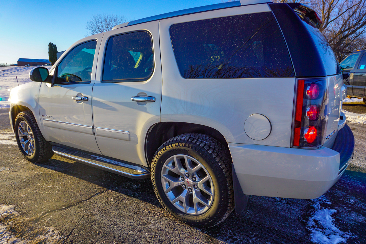 GMC Yukon AWD 4dr 1500 Denali 2013