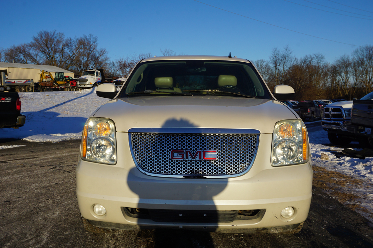 GMC Yukon AWD 4dr 1500 Denali 2013