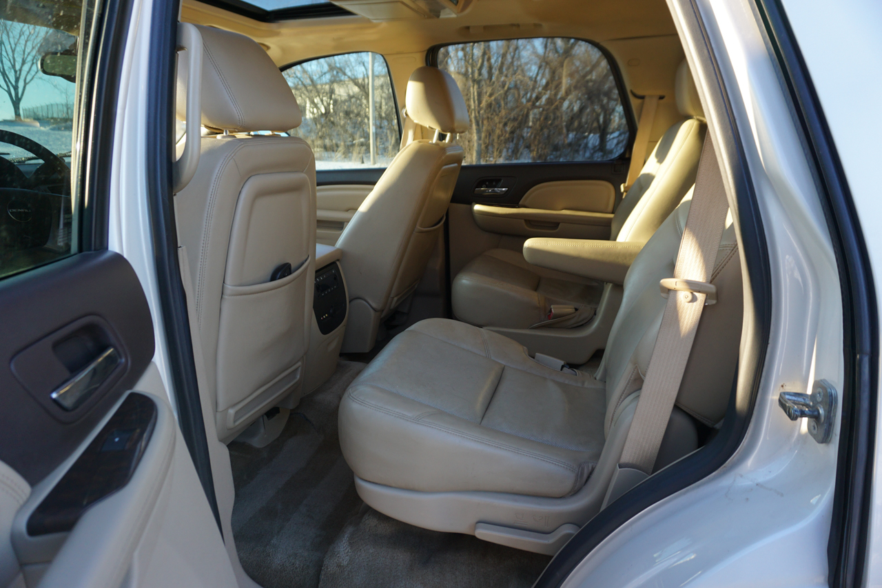 GMC Yukon AWD 4dr 1500 Denali 2013