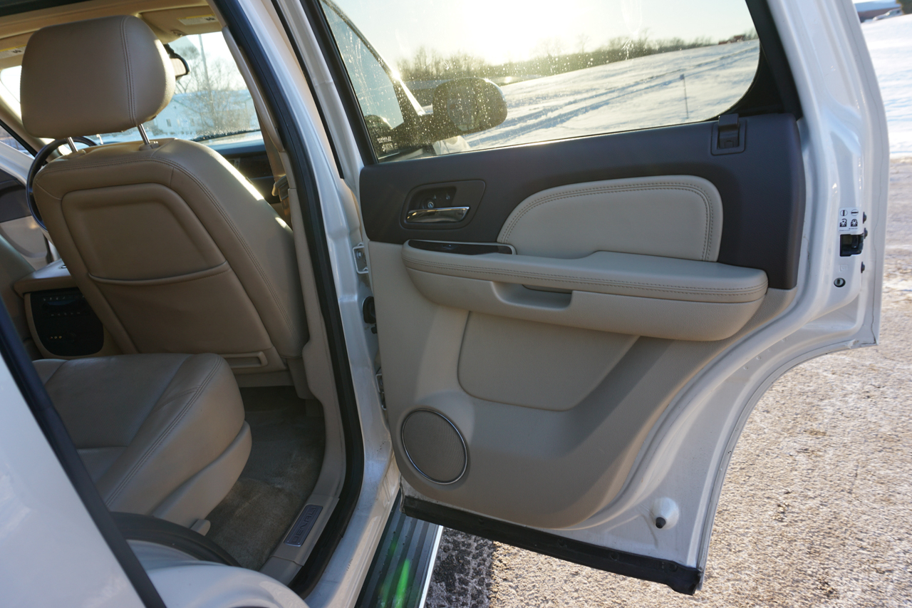 GMC Yukon AWD 4dr 1500 Denali 2013