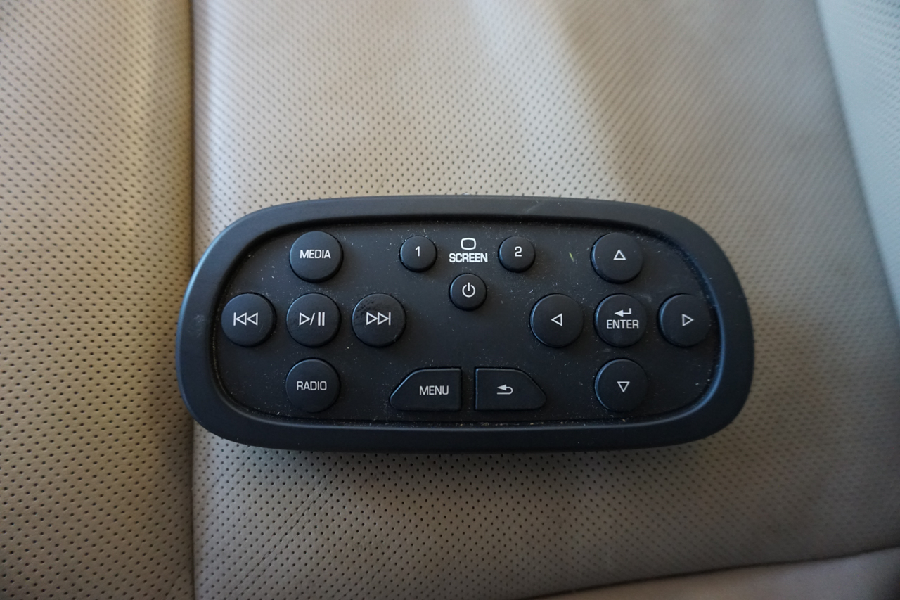 GMC Yukon AWD 4dr 1500 Denali 2013