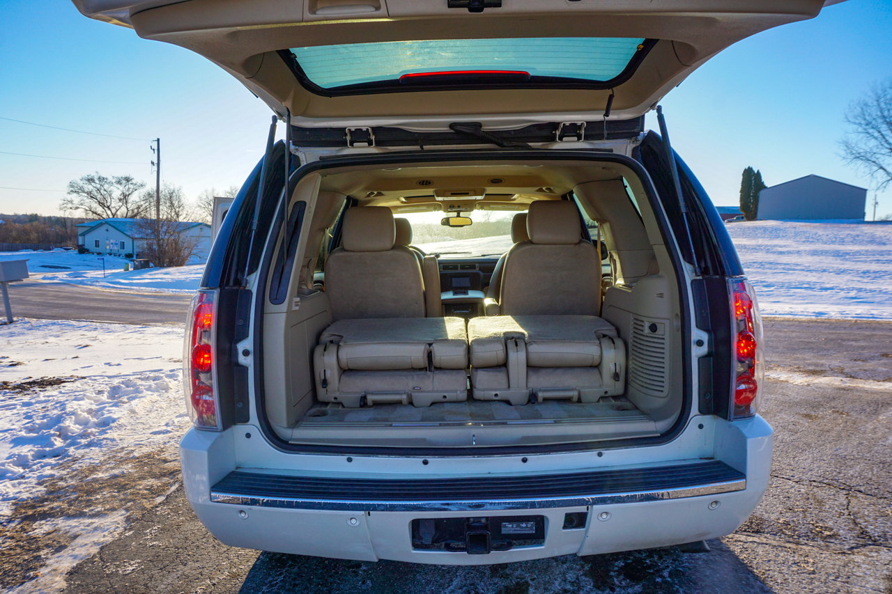 GMC Yukon AWD 4dr 1500 Denali 2013