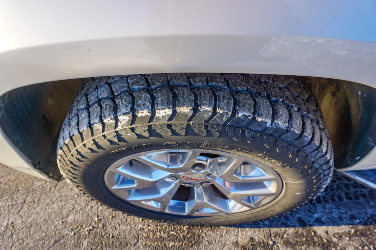 GMC Yukon AWD 4dr 1500 Denali 2013