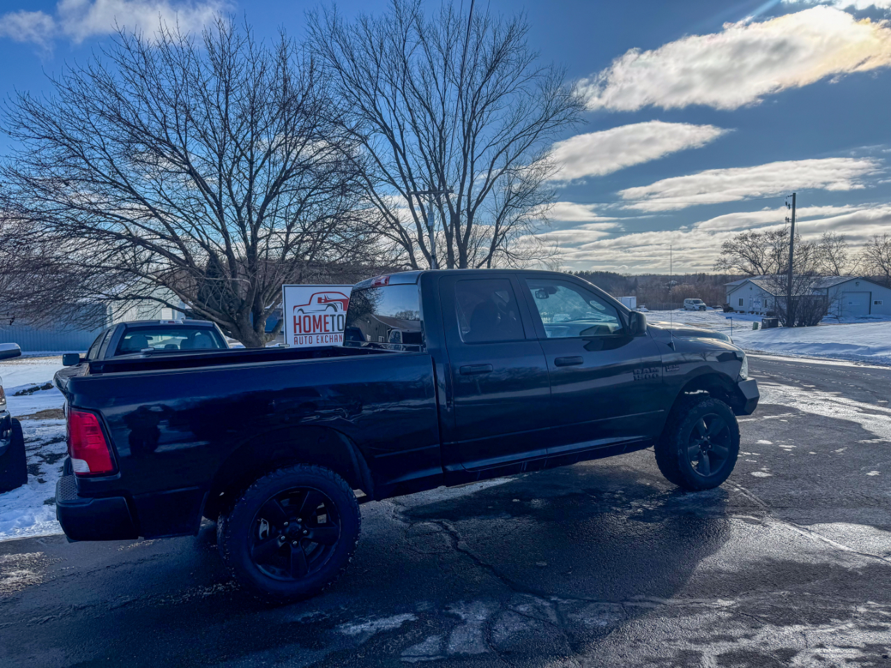 RAM 1500 4WD Quad Cab 140.5" Express 2016