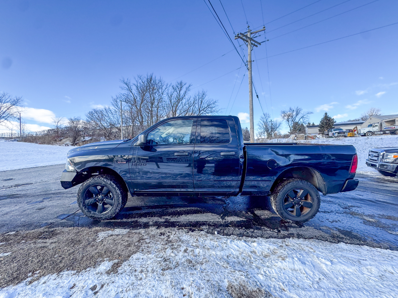 RAM 1500 4WD Quad Cab 140.5" Express 2016