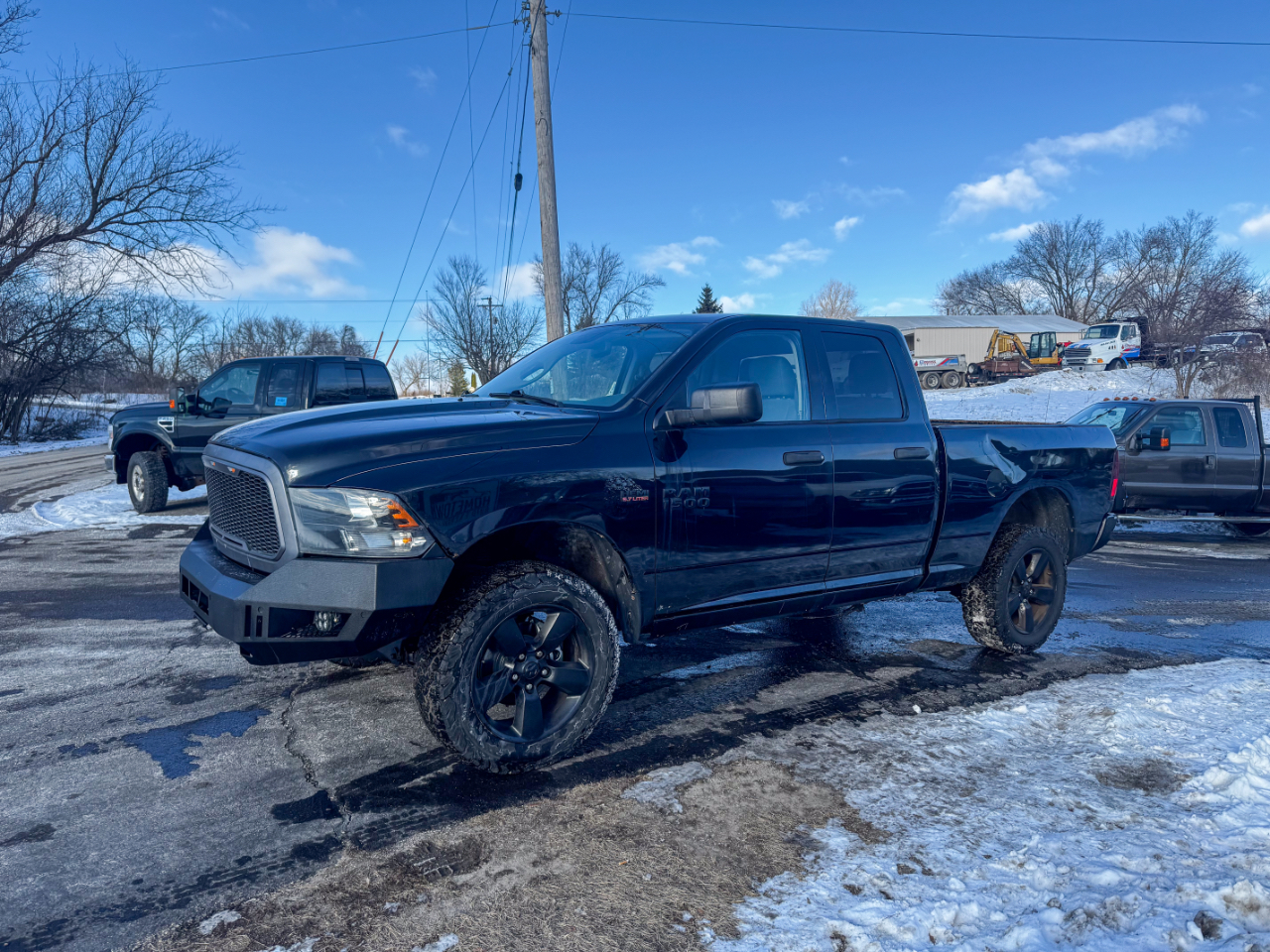 RAM 1500 4WD Quad Cab 140.5" Express 2016