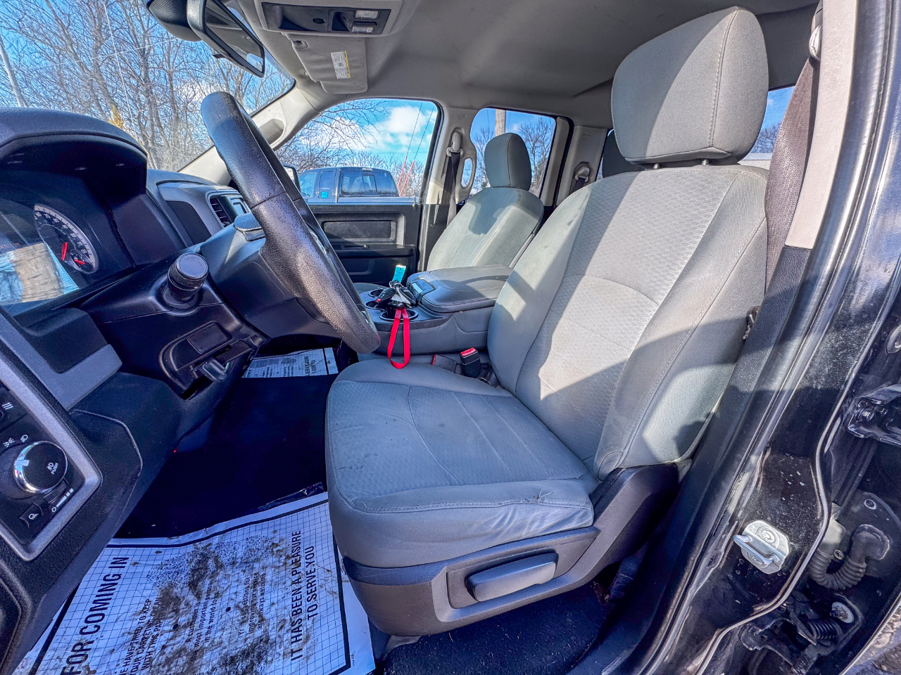 RAM 1500 4WD Quad Cab 140.5" Express 2016