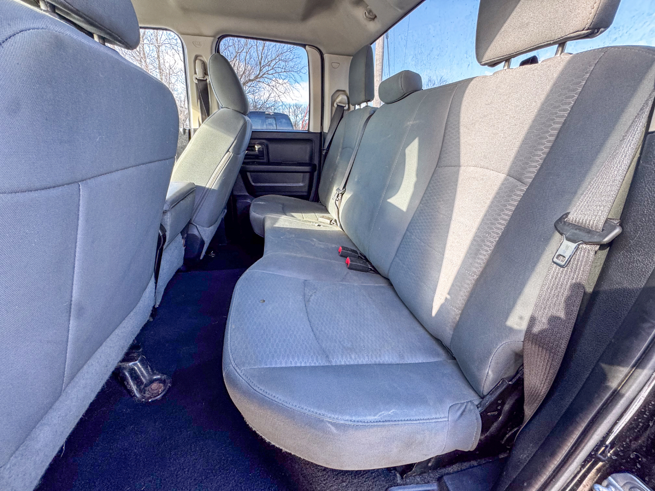 RAM 1500 4WD Quad Cab 140.5" Express 2016