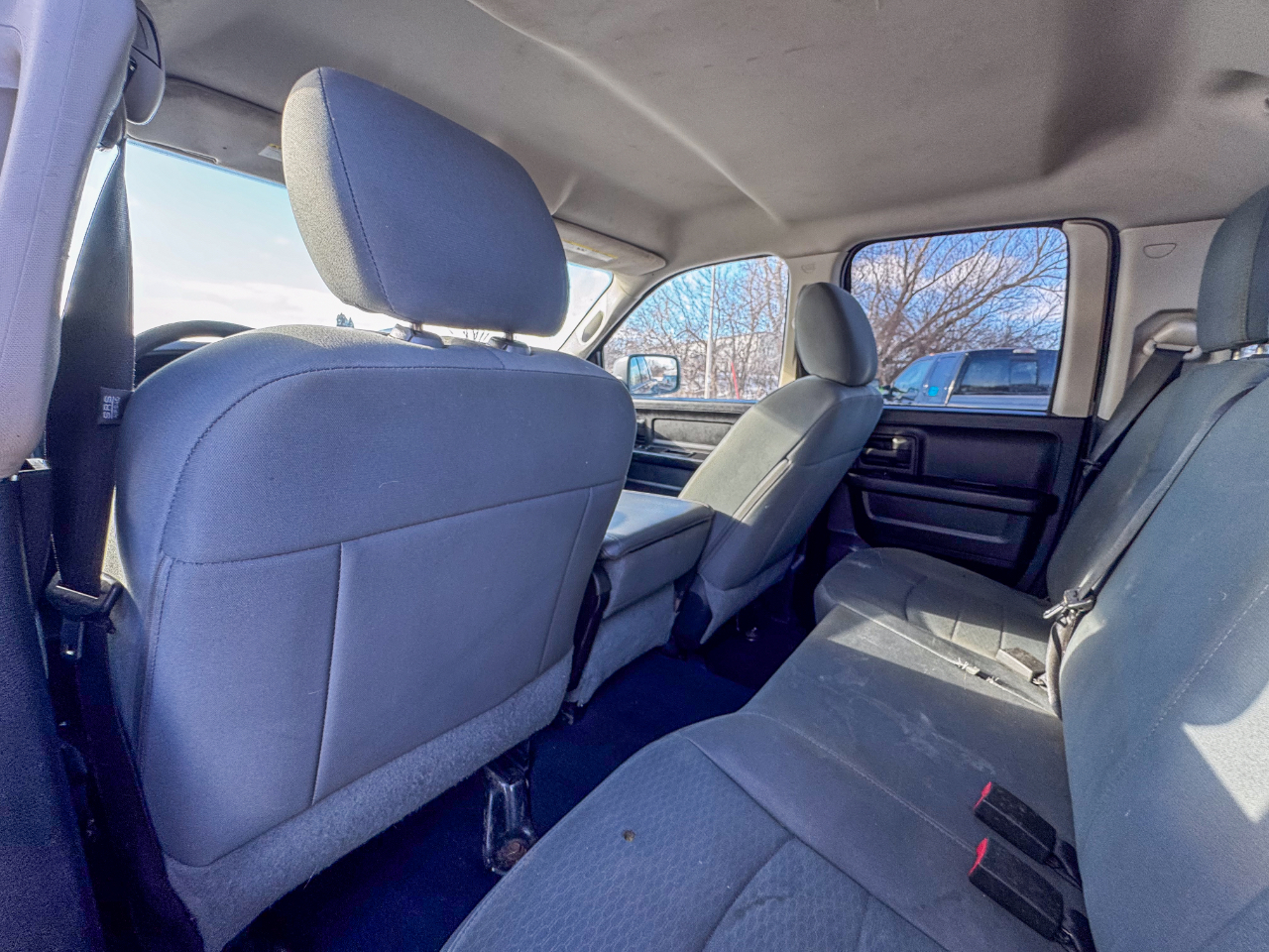 RAM 1500 4WD Quad Cab 140.5" Express 2016