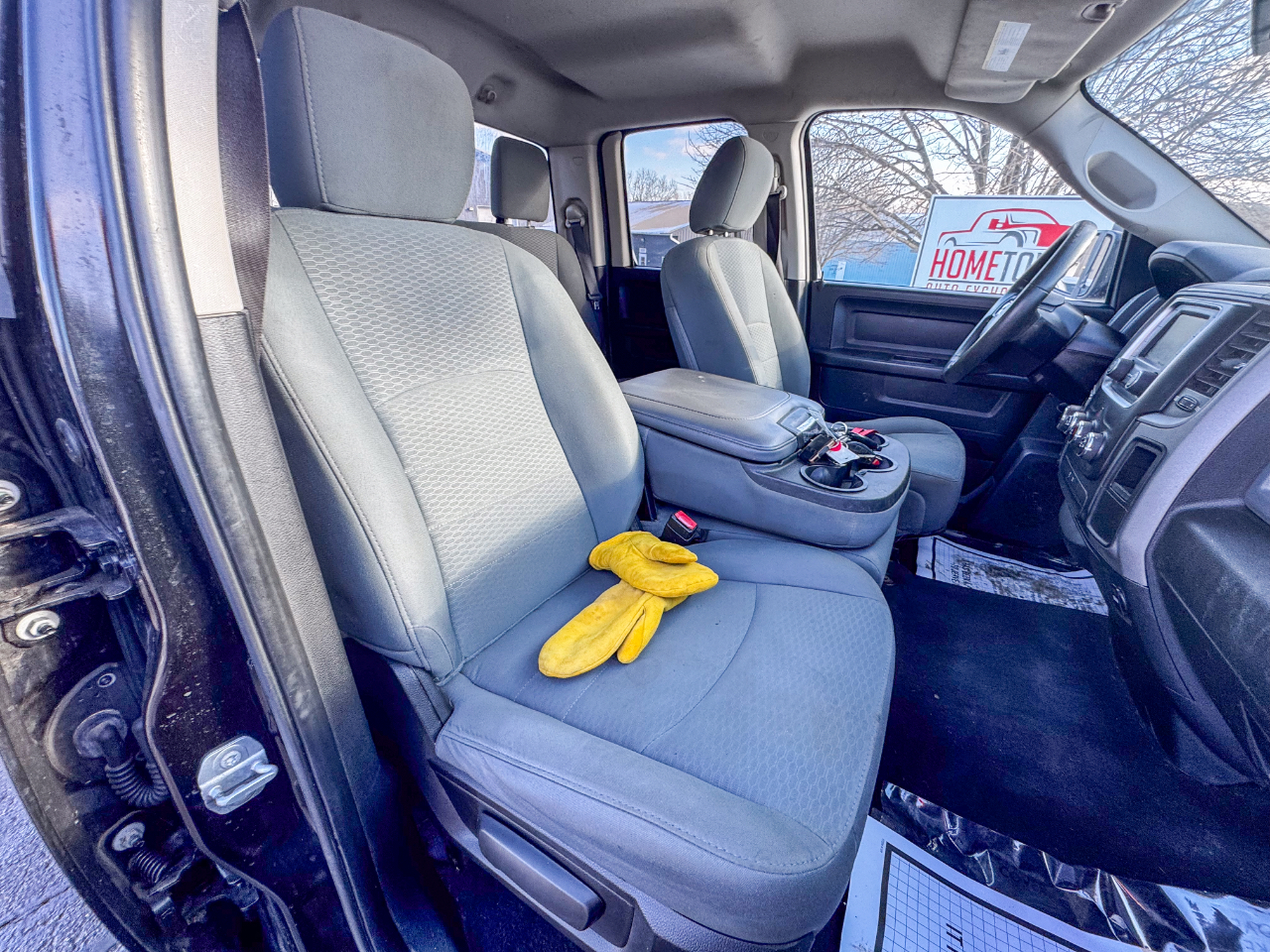 RAM 1500 4WD Quad Cab 140.5" Express 2016