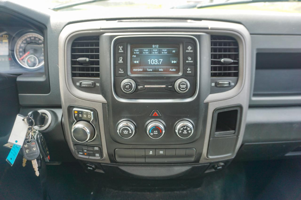 RAM 1500 4WD Quad Cab 140.5" Express 2016