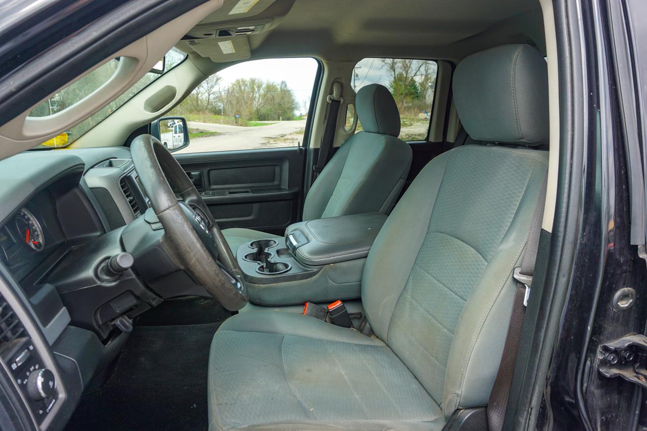 RAM 1500 4WD Quad Cab 140.5" Express 2016