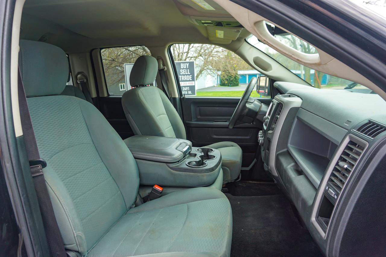 RAM 1500 4WD Quad Cab 140.5" Express 2016