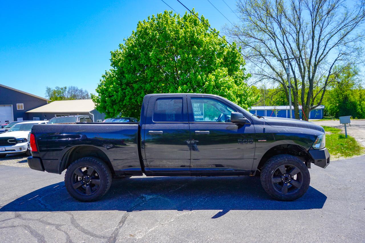 RAM 1500 4WD Quad Cab 140.5" Express 2016