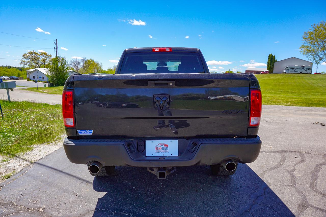 RAM 1500 4WD Quad Cab 140.5" Express 2016