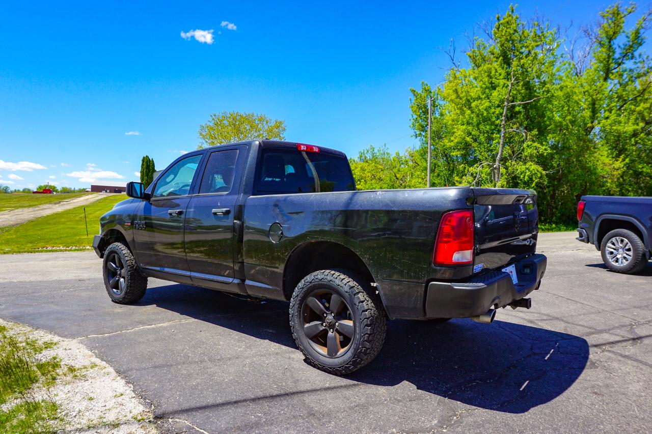RAM 1500 4WD Quad Cab 140.5" Express 2016