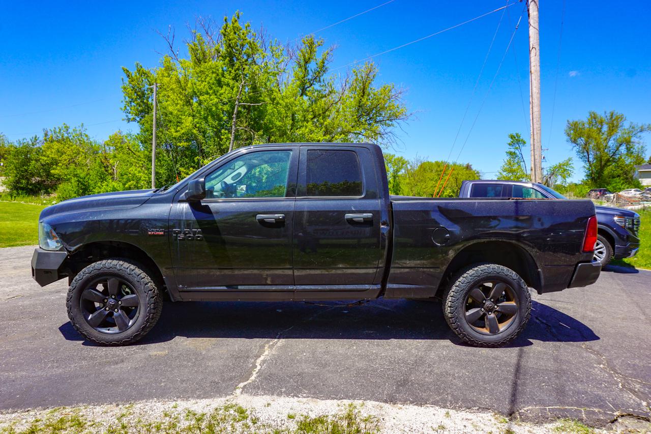RAM 1500 4WD Quad Cab 140.5" Express 2016