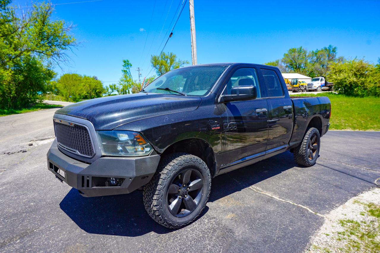 RAM 1500 4WD Quad Cab 140.5" Express 2016