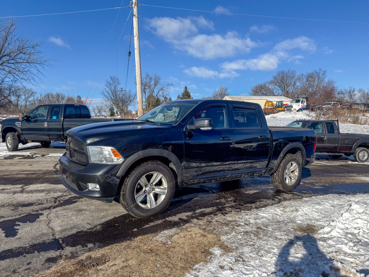RAM 1500 4WD Crew Cab 140.5" Sport 2011