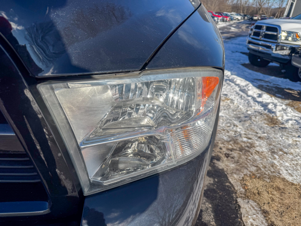 RAM 1500 4WD Crew Cab 140.5" Sport 2011