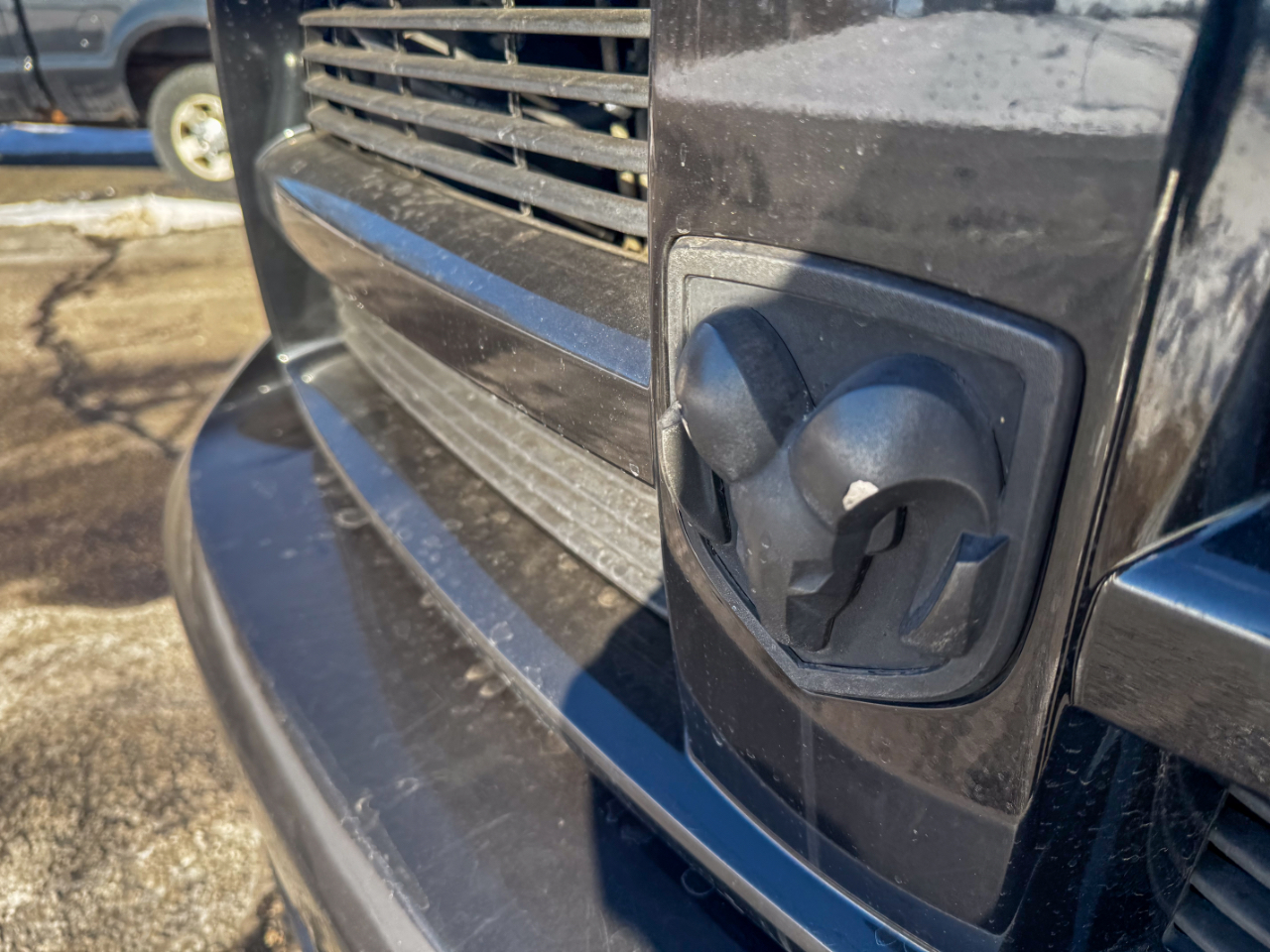 RAM 1500 4WD Crew Cab 140.5" Sport 2011