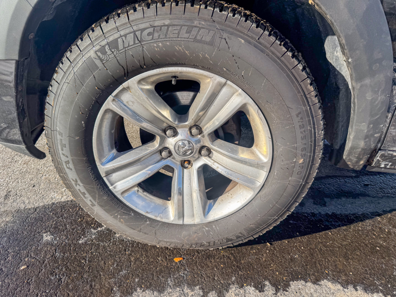 RAM 1500 4WD Crew Cab 140.5" Sport 2011