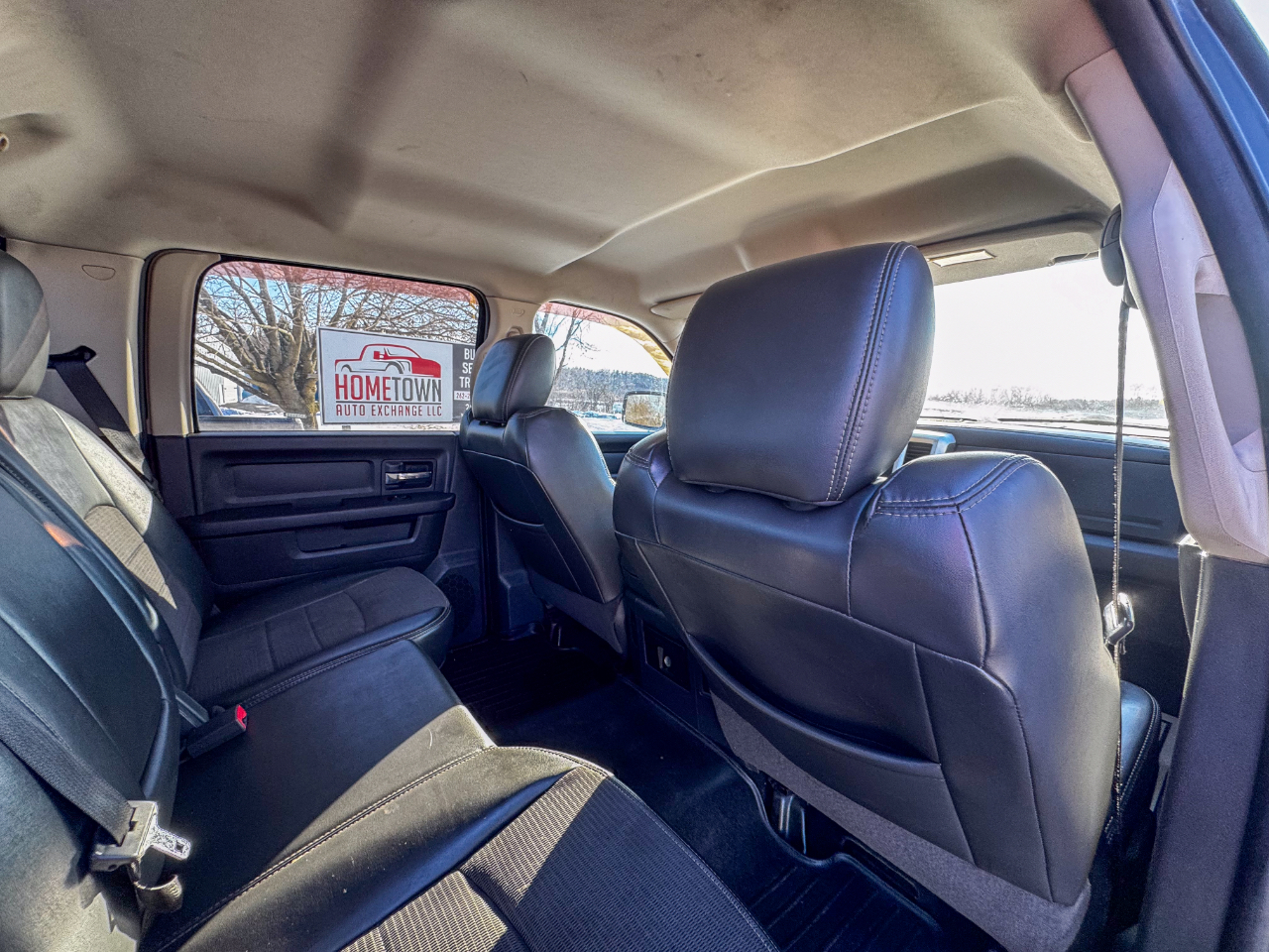 RAM 1500 4WD Crew Cab 140.5" Sport 2011