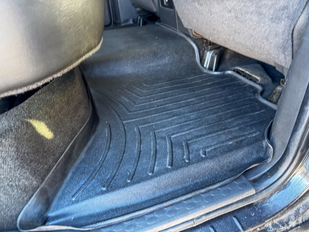 RAM 1500 4WD Crew Cab 140.5" Sport 2011