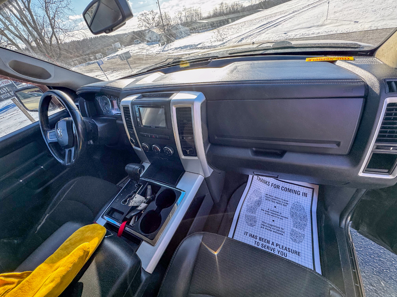 RAM 1500 4WD Crew Cab 140.5" Sport 2011