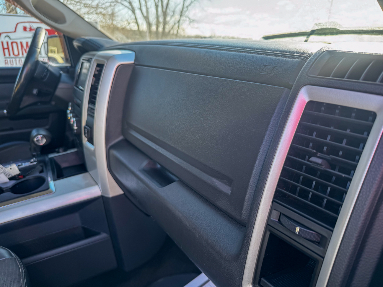 RAM 1500 4WD Crew Cab 140.5" Sport 2011