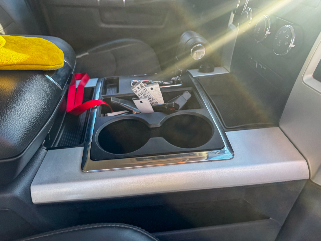 RAM 1500 4WD Crew Cab 140.5" Sport 2011