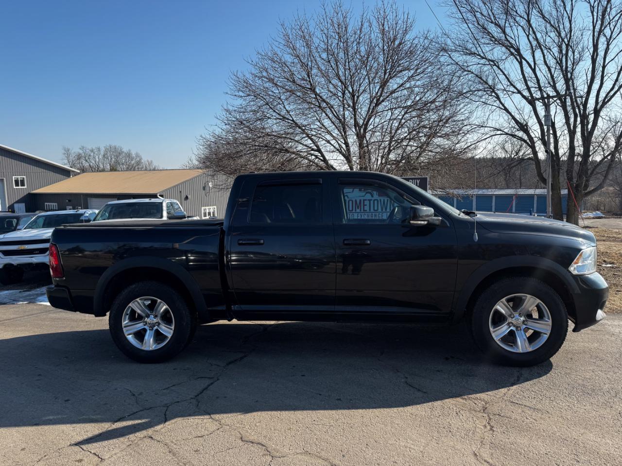 RAM 1500 4WD Crew Cab 140.5" Sport 2011