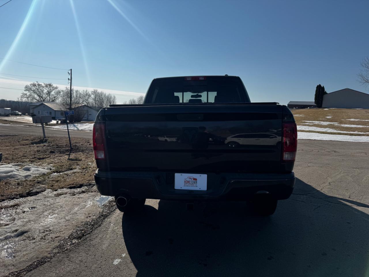 RAM 1500 4WD Crew Cab 140.5" Sport 2011