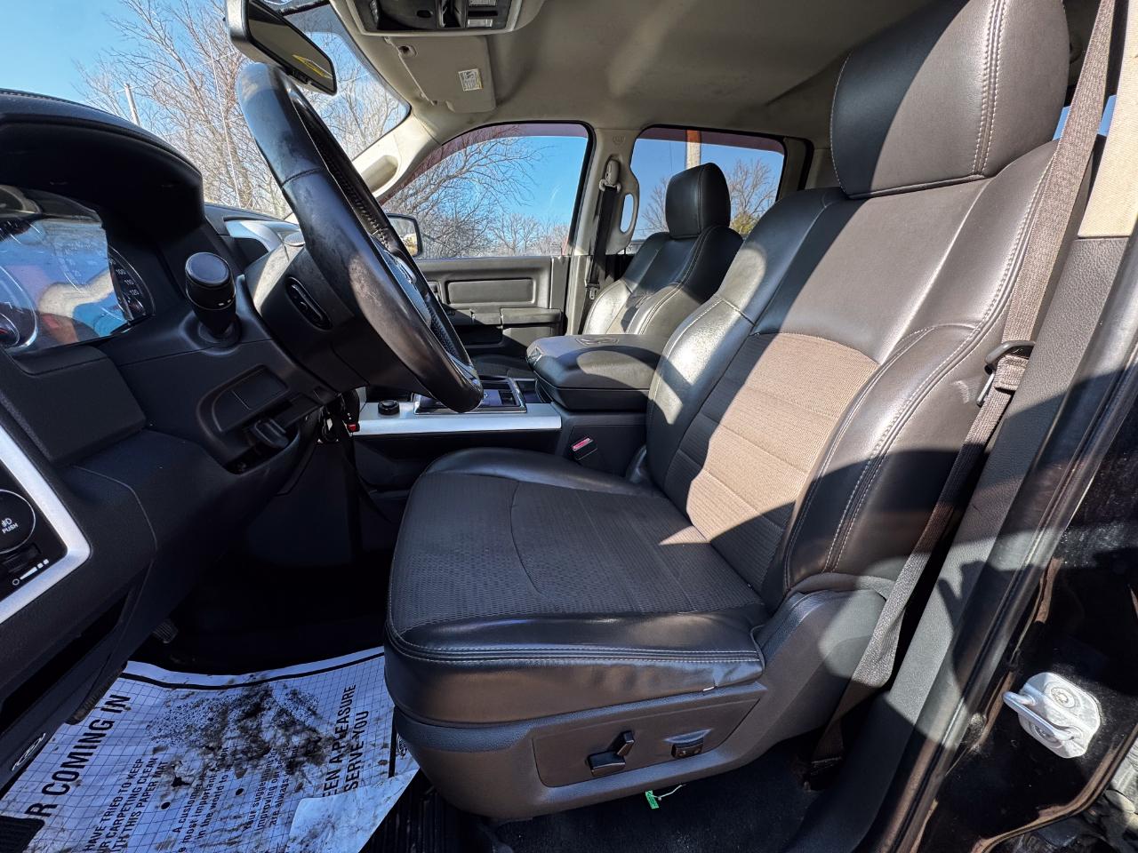 RAM 1500 4WD Crew Cab 140.5" Sport 2011