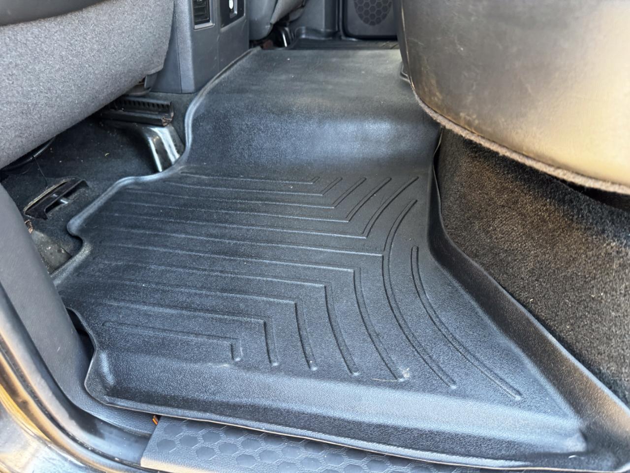 RAM 1500 4WD Crew Cab 140.5" Sport 2011