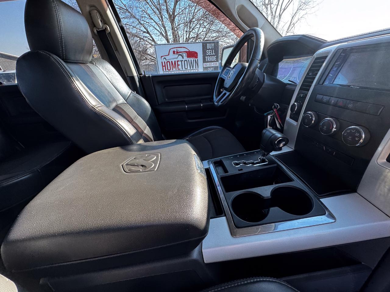 RAM 1500 4WD Crew Cab 140.5" Sport 2011