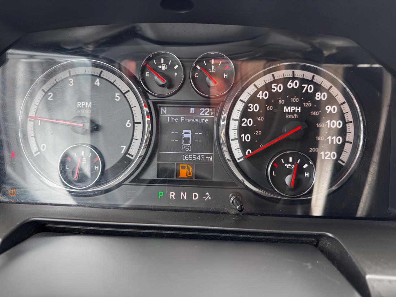 RAM 1500 4WD Crew Cab 140.5" Sport 2011