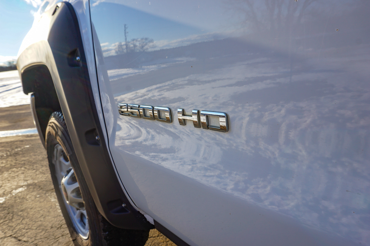 GMC Sierra 2500HD available WiFi 4WD Double Cab 144.2" 2015