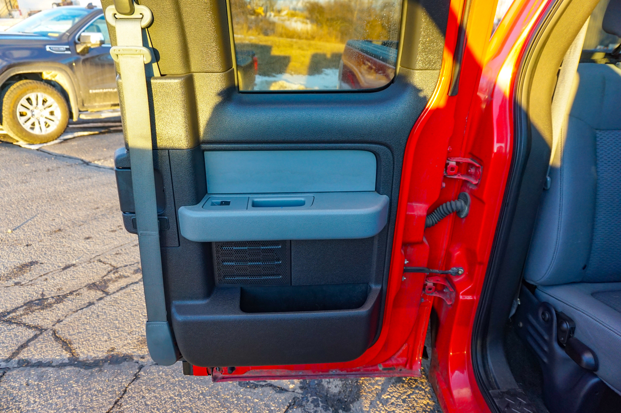 Ford F-150 4WD SuperCab 145" Lariat 2011