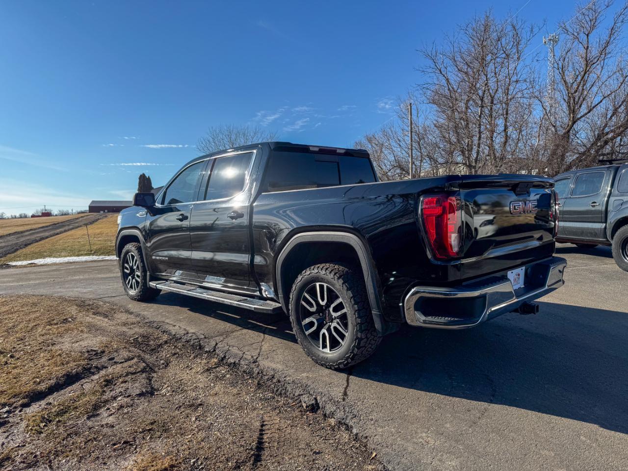 GMC Sierra 1500 4WD Crew Cab 147" SLE 2019