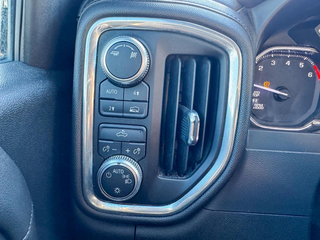 GMC Sierra 1500 4WD Crew Cab 147" SLE 2019