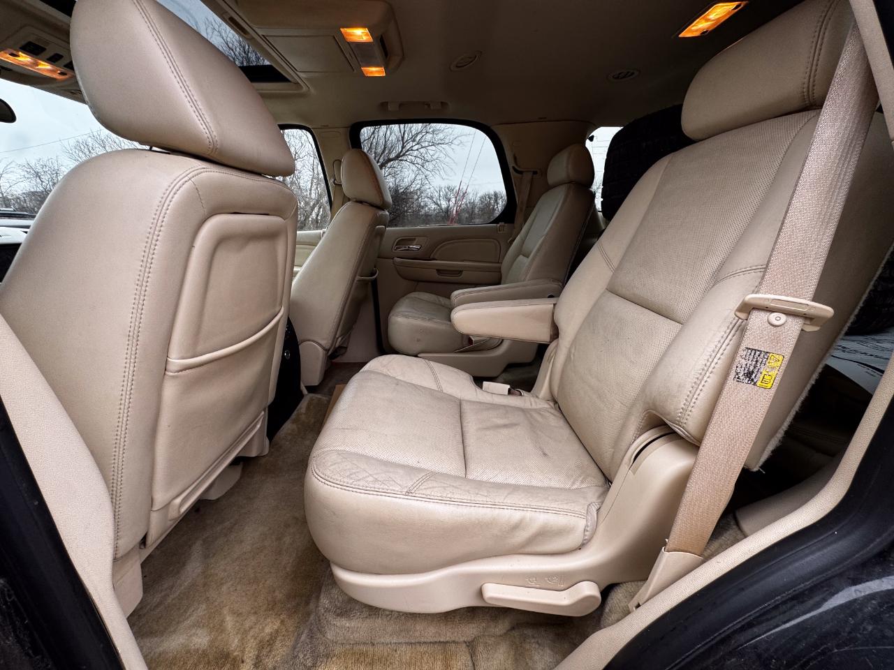 Cadillac Escalade AWD 4dr 2007