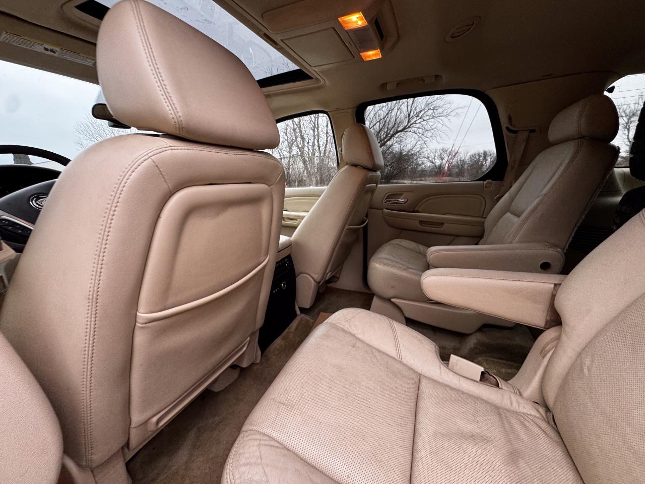 Cadillac Escalade AWD 4dr 2007