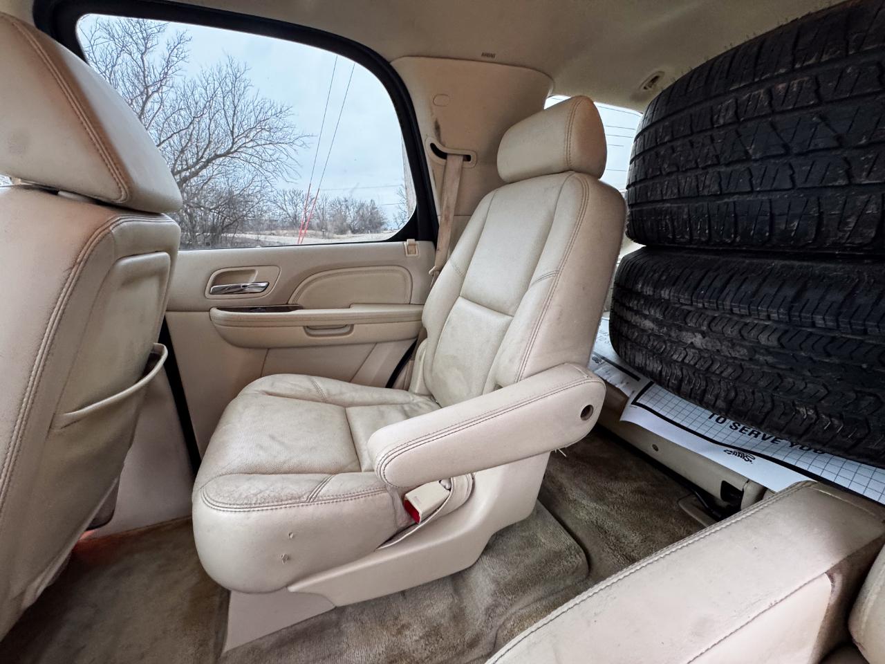 Cadillac Escalade AWD 4dr 2007