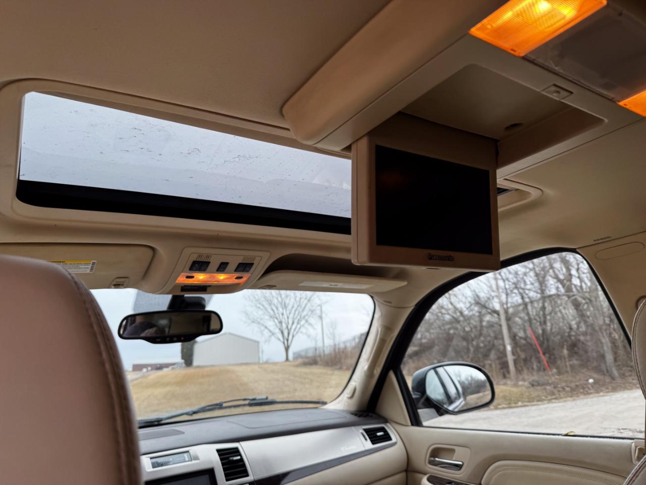 Cadillac Escalade AWD 4dr 2007