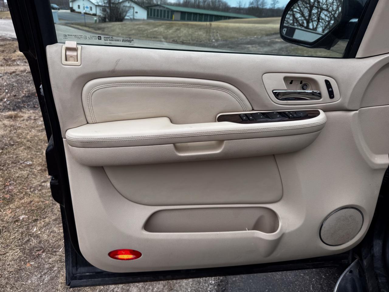 Cadillac Escalade AWD 4dr 2007