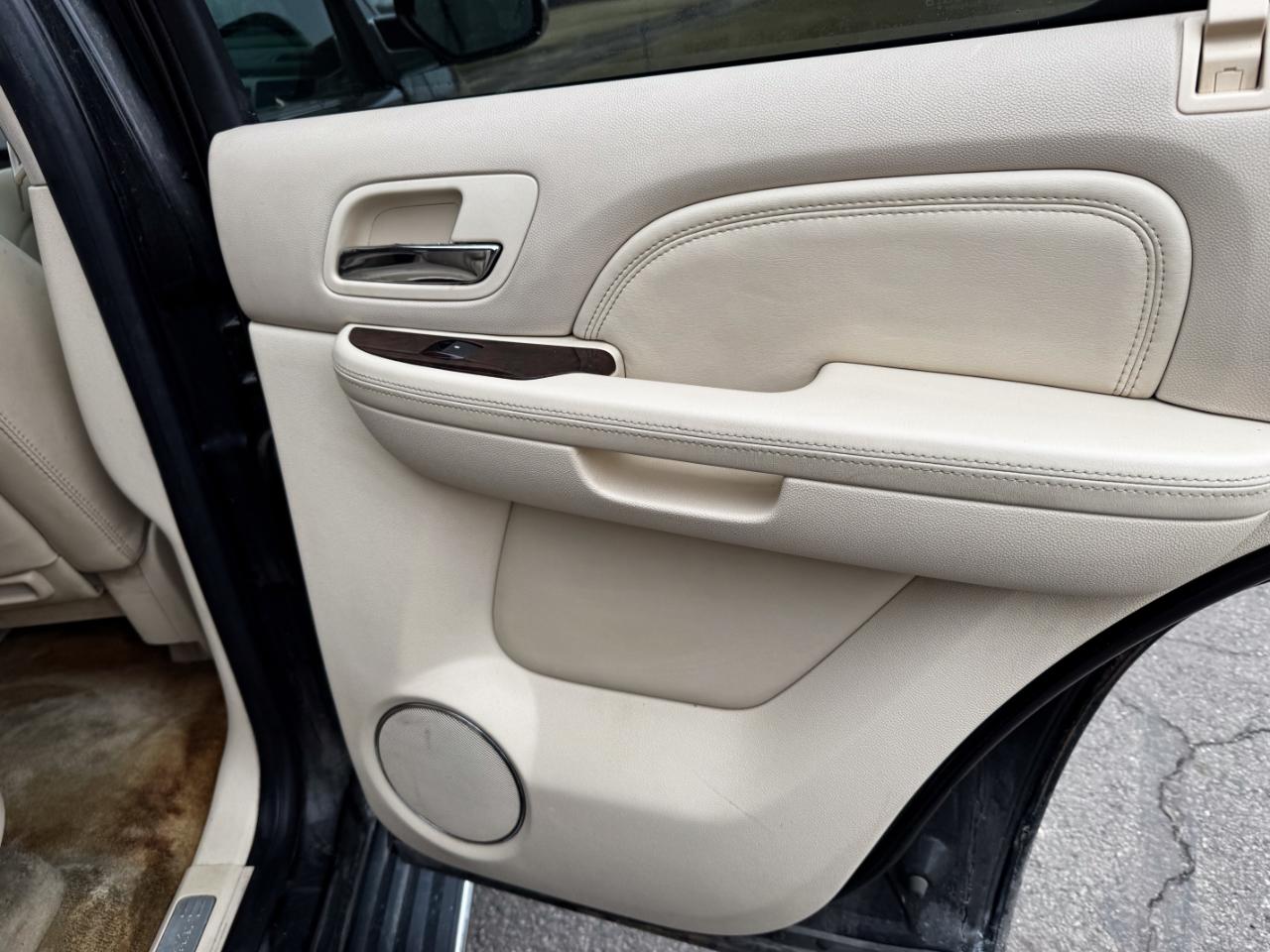 Cadillac Escalade AWD 4dr 2007