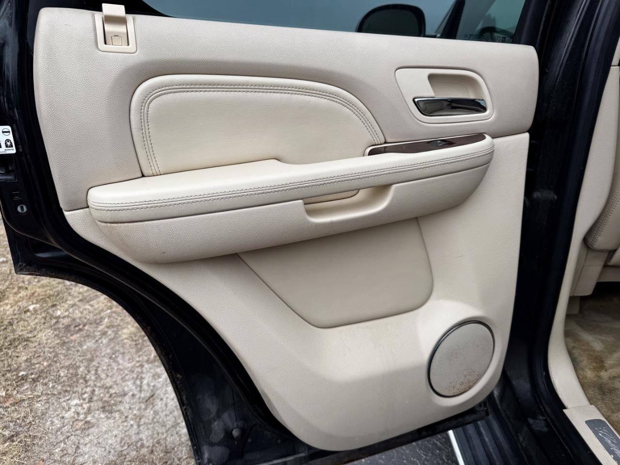 Cadillac Escalade AWD 4dr 2007