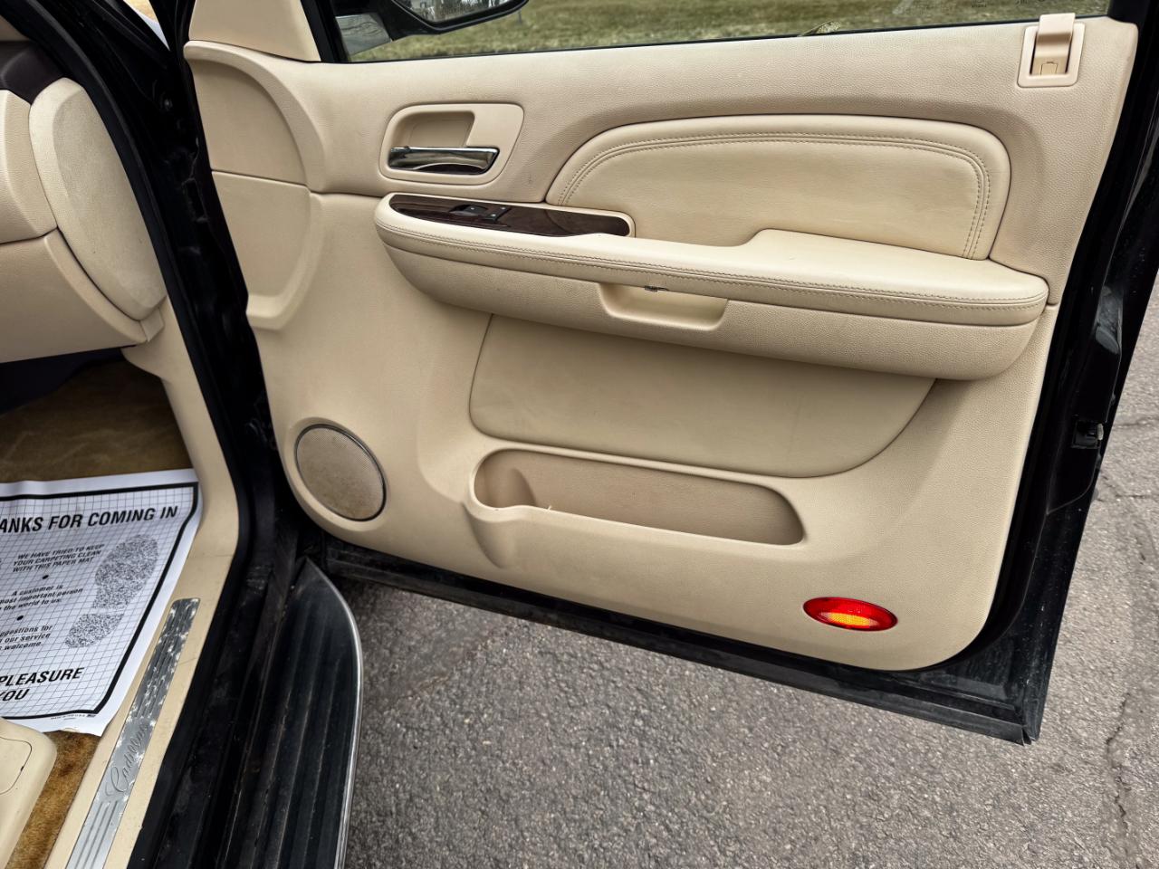 Cadillac Escalade AWD 4dr 2007